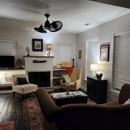 Ethyl's Place - a Charming Place to Stay.