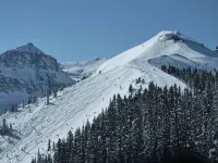 SKI-IN / SKI-OUT 5 BEDROOM, walking distance to everything in town! - 3 ดาว
