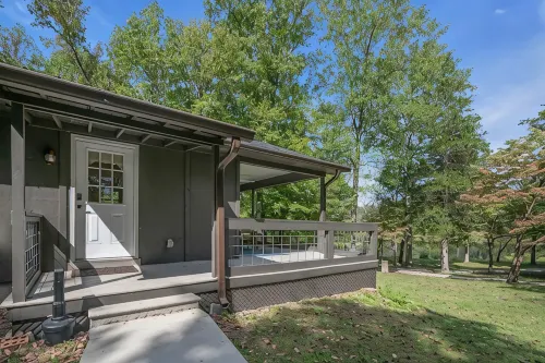 Lakeview, 3-Bedroom Cottage, newly renovated - Homestays