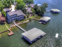 6600 sf, Beds for 33, Hot Tub, Theatre, Game Rm , Entertainers Dock, Great Views