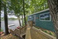Cozy 100-year-old Maine camp, steps to Little Sebago Lake - Wifi