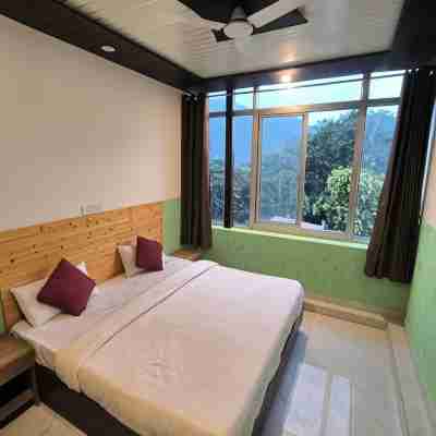 Tatsat Hostel & Cafè Rooms