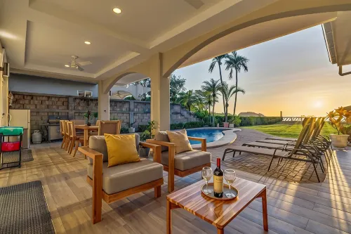 Beachfront Villa Just Steps To The Water