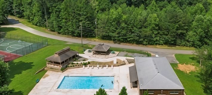Charming Cabin with Game Room & Firepit Hoteles en Condado de Gordon