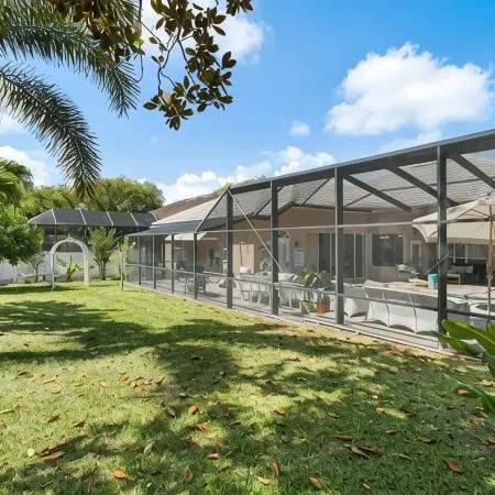 Dunedin Lux 5Br Villa w/Heated Saltwater Pool & Spa, Patio, Putting Green & BBQ