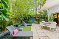 Coconut Grove Dream, located in the heart of the village. Beloved by the sailors - 방갈로