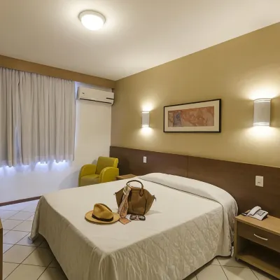 أتوبا برايا هوتل Hotels near شاطئ لارانجيراس (Laranjeiras Beach)