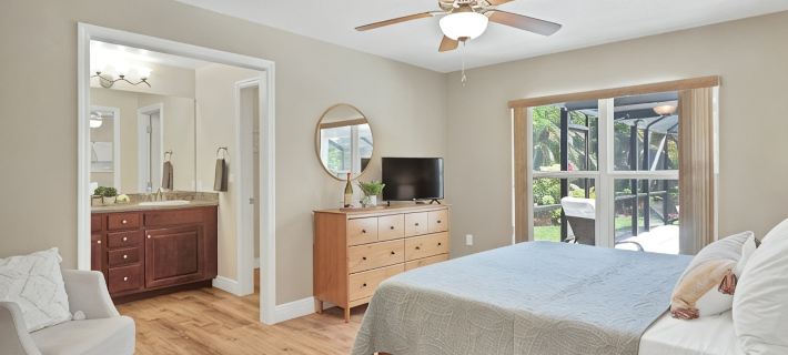 🍹🌞 Paradise Oasis! Beautiful Heated Pool, Pet Friendly, Wi-Fi, Near Beaches! Hotels in Sebastian