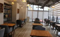 Class Hotel