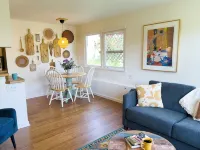 Magnolia Garden Cottage - a tranquil retreat surrounded by gardens - บ้านพักหลังเล็ก