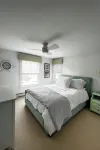 Coastal Maine Retreat Steps from Beach - Sleeps 8 Comfortably - 4-Sterne