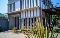 Hotel Grand Pangestu - balcony