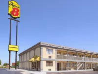 Super 8 by Wyndham Greensboro Hotels near Ambleside Gallery
