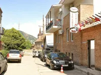 Hotel New Metekhi - parking