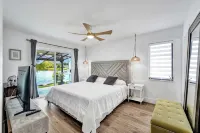 Charming lake view 3-bedroom in pleasant Fort Lauderdale