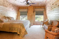 Spacious 5-bedroom house in serene Clam Lake with WiFi - Wifi