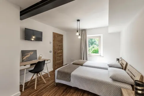 Casa21 - Private Holiday Home for Groups up to 12 with Jacuzzi - Guest houses