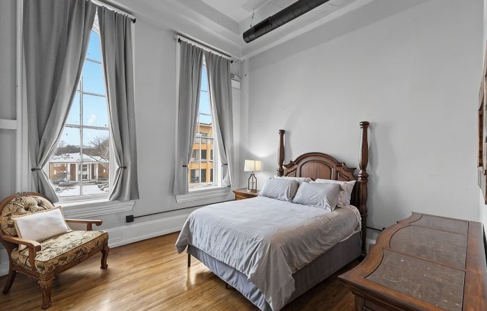 Luxury Downtown Apartment• Walk Everywhere • Fast WiFi • Sleeps 8