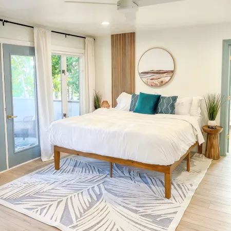 Waterfront, Stunning Views + Pool + Kayaks! Pet Friendly!