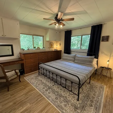 Darbonne Ranch House - 12 beds!
