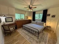 Darbonne Ranch House - 12 beds!