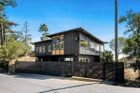Newly Renovated Oceanfront Retreat in Bolinas with Spa and Huge Fenced Yard - 4-Star