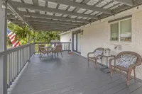 New-Bright-Stylish-City Center 4 Bedroom 3 Bath Home with Office - جاكوزي