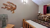 Cozy Charming Convenient Lake Street Retreat