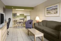 Days Inn by Wyndham West Memphis - parking
