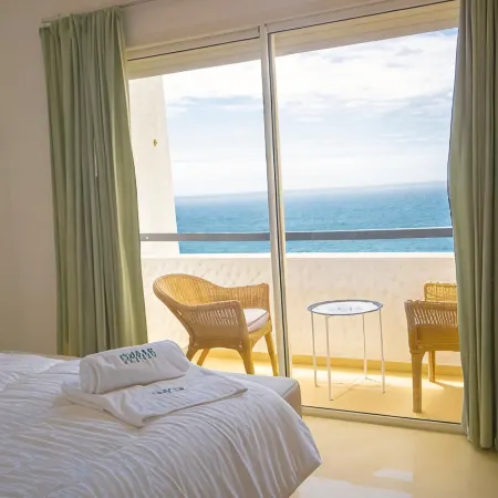 Large 3-Façade Apartment with Sea View & Pool