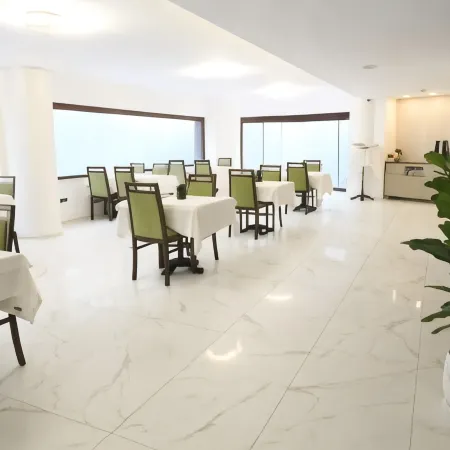 Mira Otel Alsancak Отели рядом с достопримечательностью «Алсанджак»