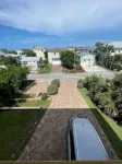 Pelican House, St Augustine, Crescent Beach.  Close to the beach & Ocean Views - 4-Star