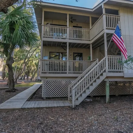 Relax and Unwind at This Cozy 2-Bedroom First Floor Condo in Edisto Beach.