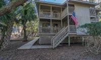 Relax and Unwind at This Cozy 2-Bedroom First Floor Condo in Edisto Beach.