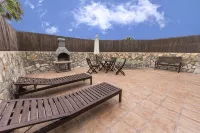 60sq.m Roof Solarium, 50sq.m Rear Terrace: BBQ, Fibre WiFi, TV (BBC, SKY sports) - 2 ดาว