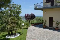 Villa surrounded by the green hills of the Marche just 10 minutes from the sea - อพาร์ทเม้นท์