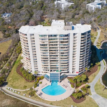 Oceanfront 3B/3B Condo - Ocean Creek Resort Unit CC6 - Walk to Barefoot Landing!