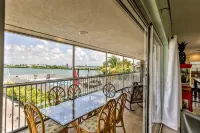 Watch dolphins play in Shelter Cove while swimming in our oversized  pool - Wifi