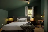 Charming Mtn Cabin Getaway - Hot Tub, Stunning Views, Fire Pit  & 4 Acres - 4つ星