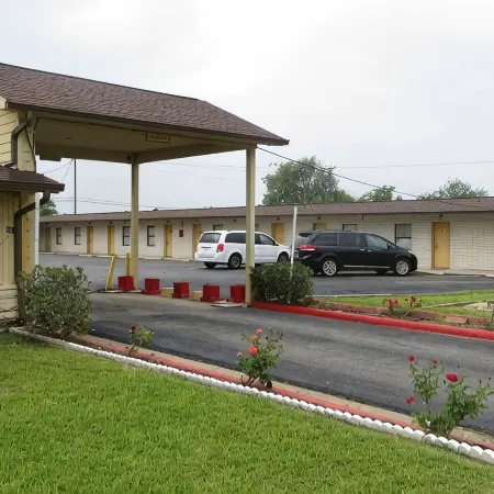 Travel Inn & Suites