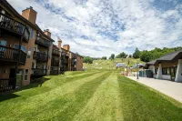 The Lodge-Modern Ski-Out/Ski-Out. Serene retreat Condo for the Outdoorsy type! - 3-Star