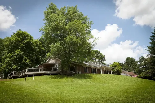 Huge Reunion House Near Oglebay Park, Pet-Friendly - 3-Star