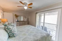 Lake Views & Access + Pool, Indoor/Outdoor Living, Family &  Pet Friendly - 3-Star