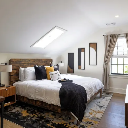 Full House · Huge 6BR 3Bath Retreat on College Hill. Rare Find!
