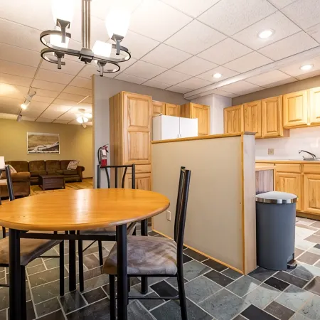 Historic Downtown Top Floor 2BR Apartment