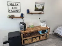 Modern Glamping Cabin in Springfield with king bed and AC on 3 private acres. - Feriehus
