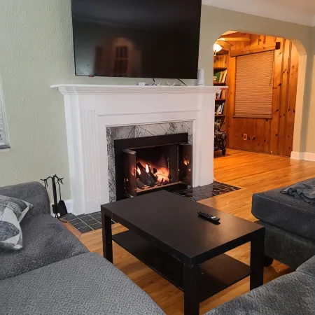 Adorable 3 bedroom with large backyard great for family fun