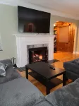 Adorable 3 bedroom with large backyard great for family fun - Jacuzzi