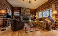 Scout's Rest in Cody - Beautiful Cozy Log Cabin that sleeps 8! - 4-Star