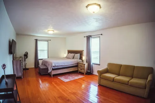 Weekday Discount Rates.Spacious 4 Br, Hot Tub, Large KitchenRed River Gorge -  Privatzimmer